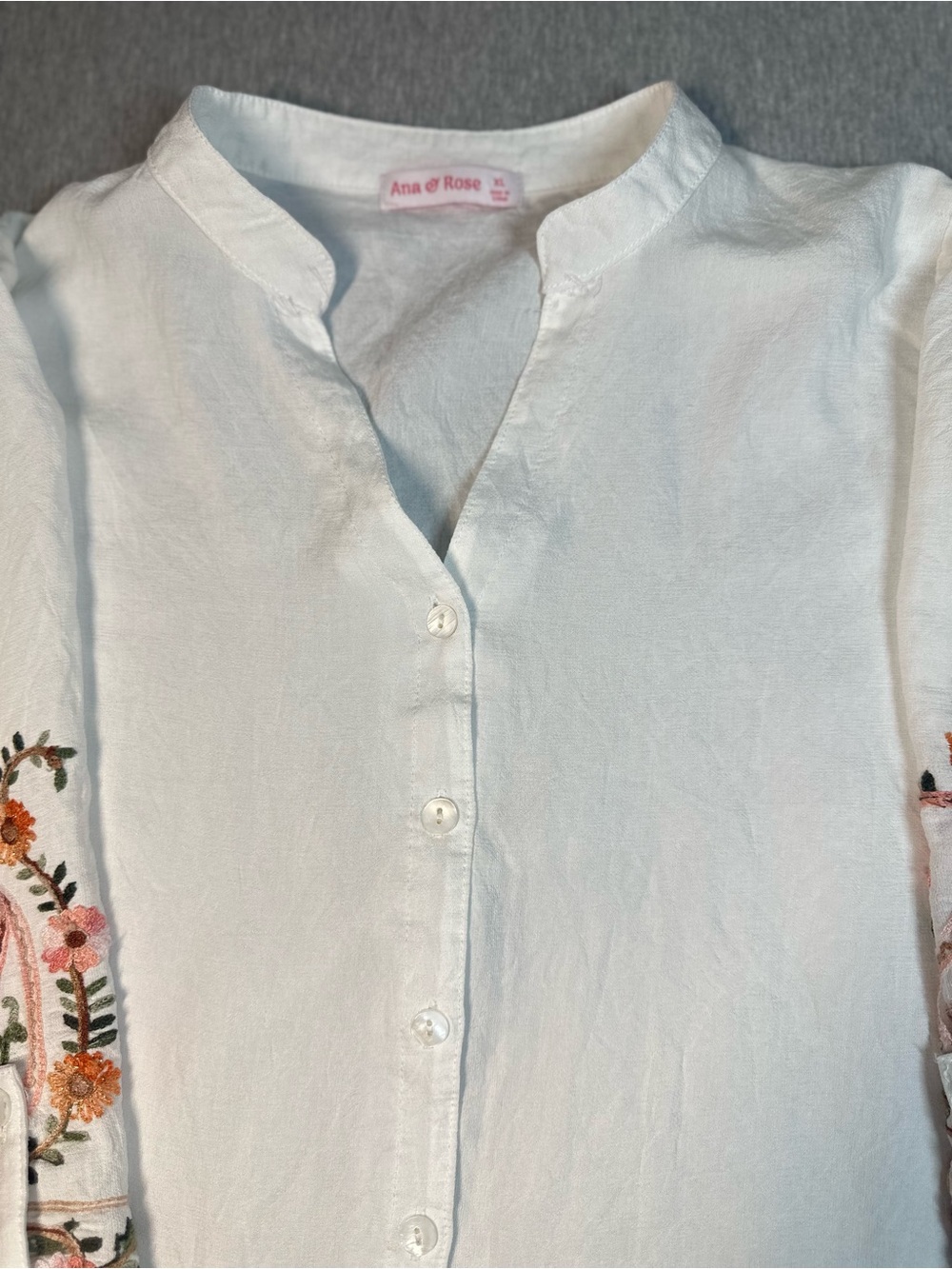 Ana & Rose White Boho Embroidered Button Front Tunic Blouse 3/4 Roll-Tab Sleeve - Picture 8 of 12